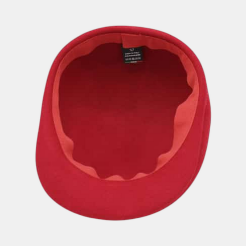 Casquette plate rouge