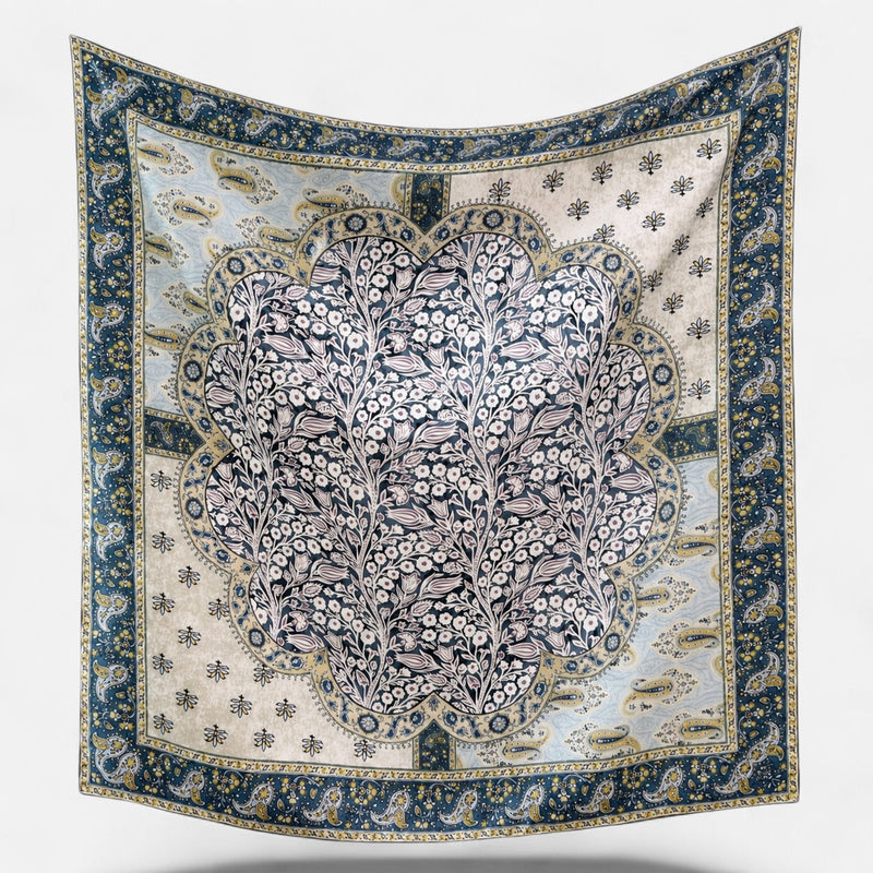 Carré en sergé de soie — 90 × 90 cm