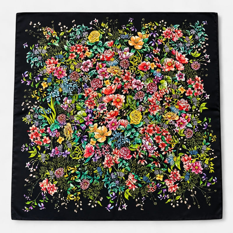Carré en soie — 70 × 70 cm