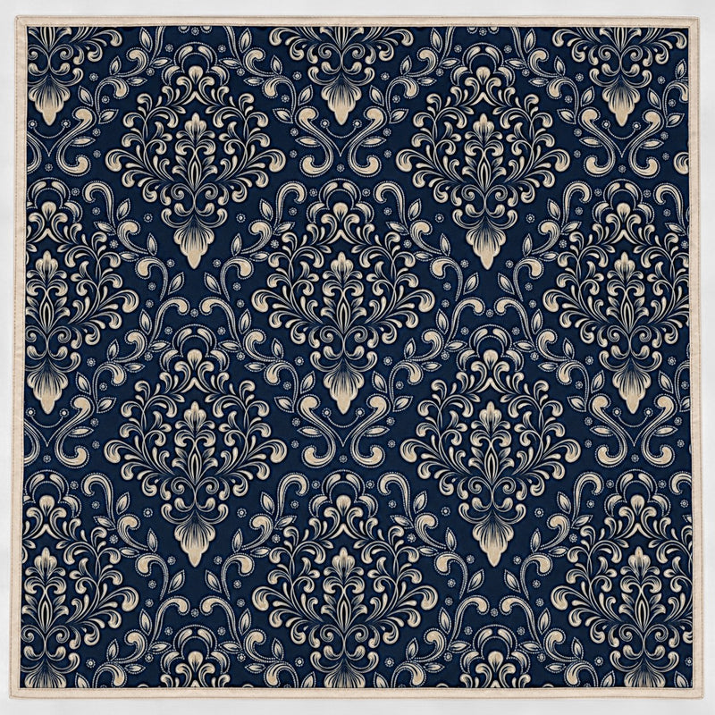 Carré en soie — 70 × 70 cm